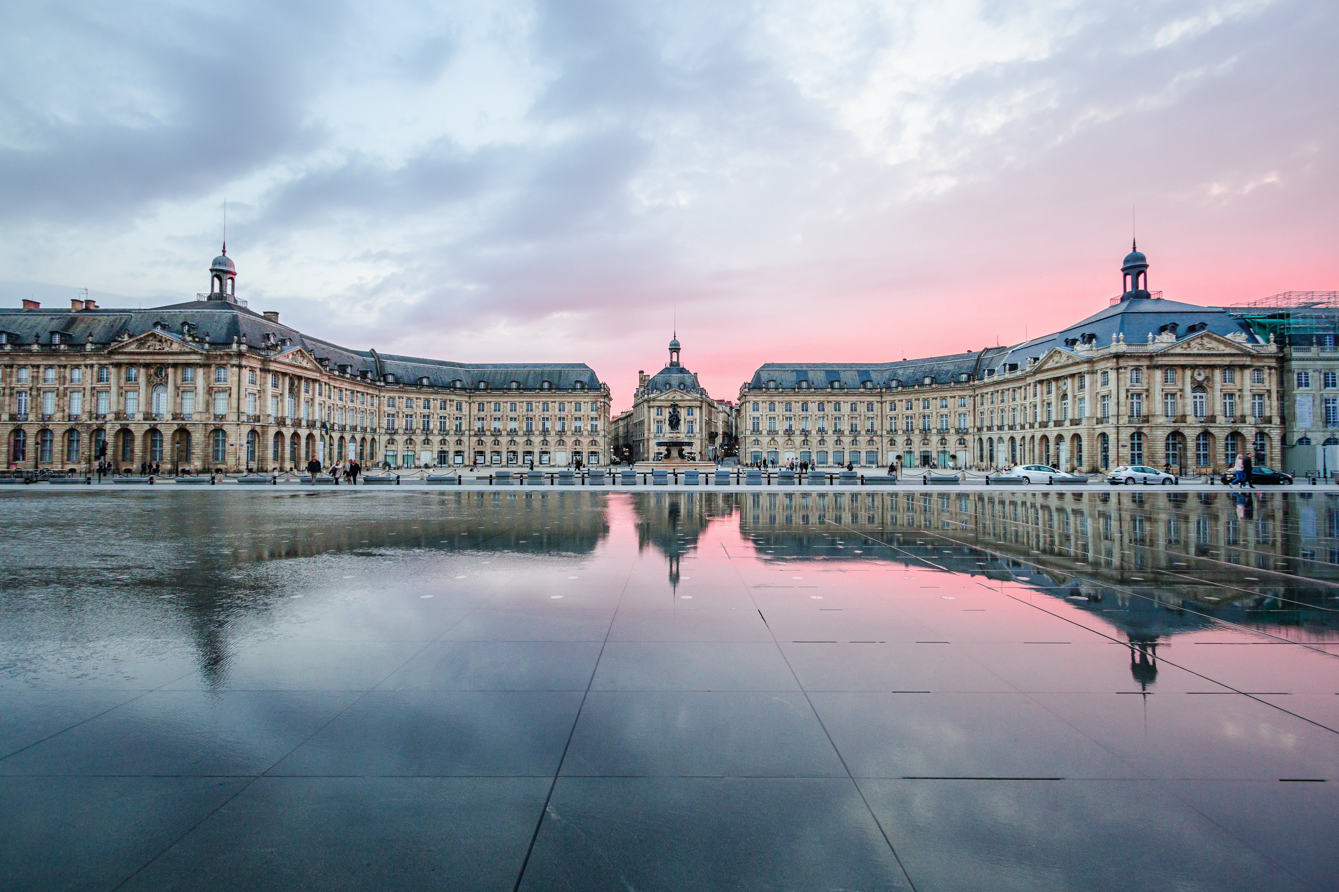 Place de la Bourse à Bordeaux — Surélévation et Rénovation